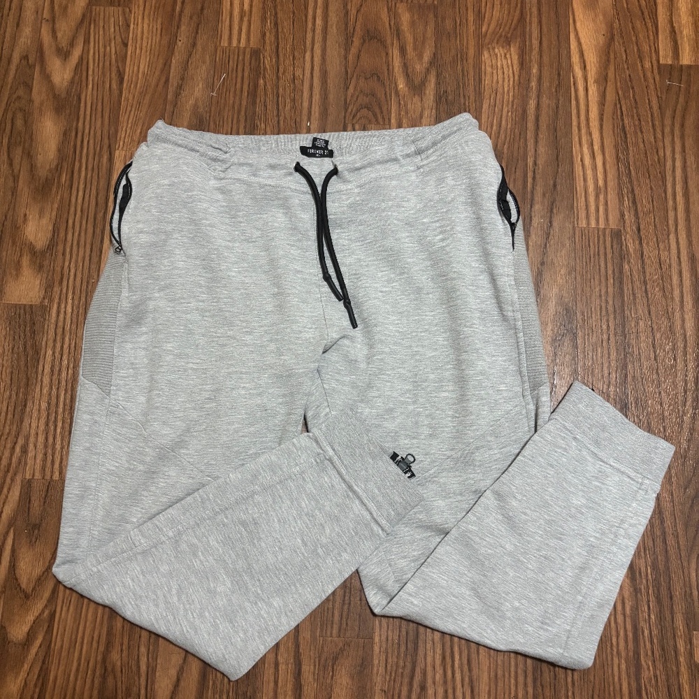Forever 21 *Mens Sweat Pants * Size Large * With Pockets